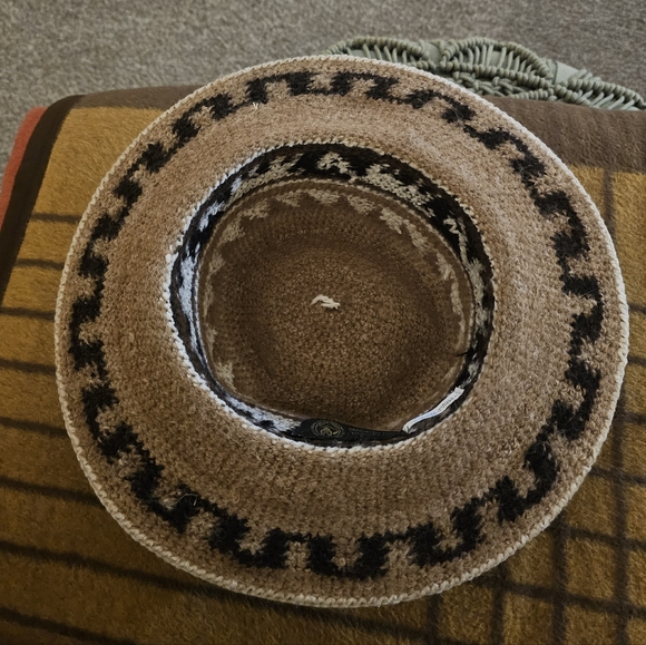 Vintage Peruvian 100% Alpaca Hat - Picture 2 of 9